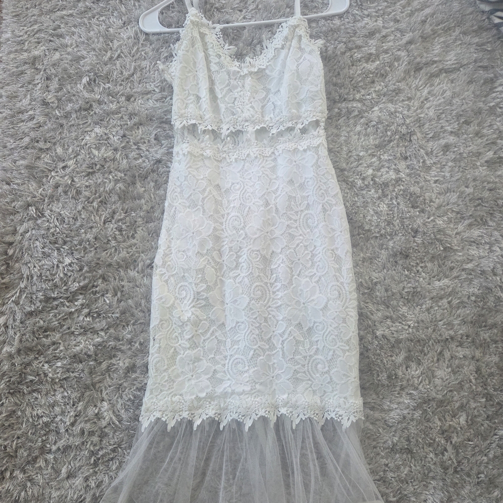 Elegant White Lace Dress